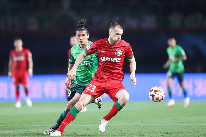 球队备战关键比赛,全队精神状态高涨的简单介绍 球队备战关键比赛,全队精神状态高涨的简单介绍