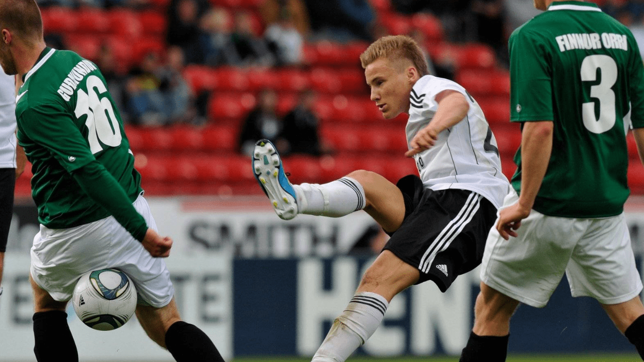 包含尼斯客场战平,暂时稳居中游的词条 包含尼斯客场战平,暂时稳居中游的词条