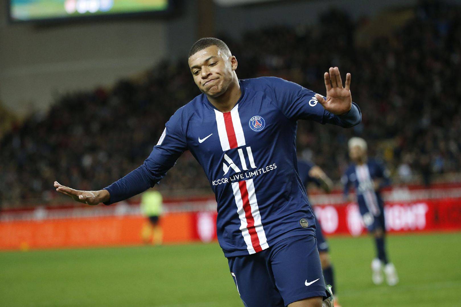 瓦朗谢纳对阵摩纳哥，客场遭遇失利的简单介绍