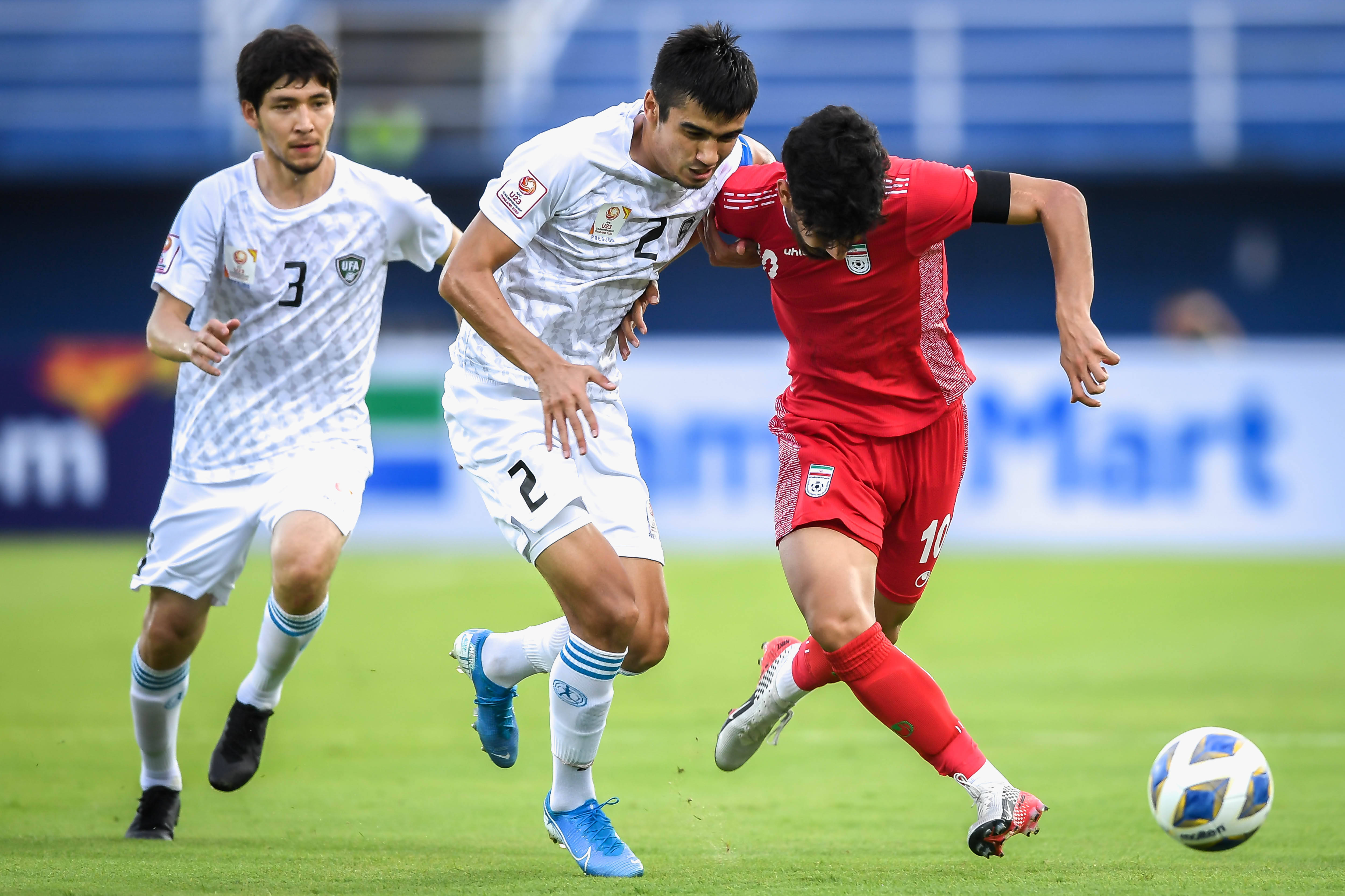 包含乌兹别克斯坦球队在全新赛季夺得胜利的词条