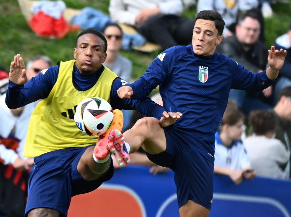 意大利队表现出色，轻松晋级的简单介绍