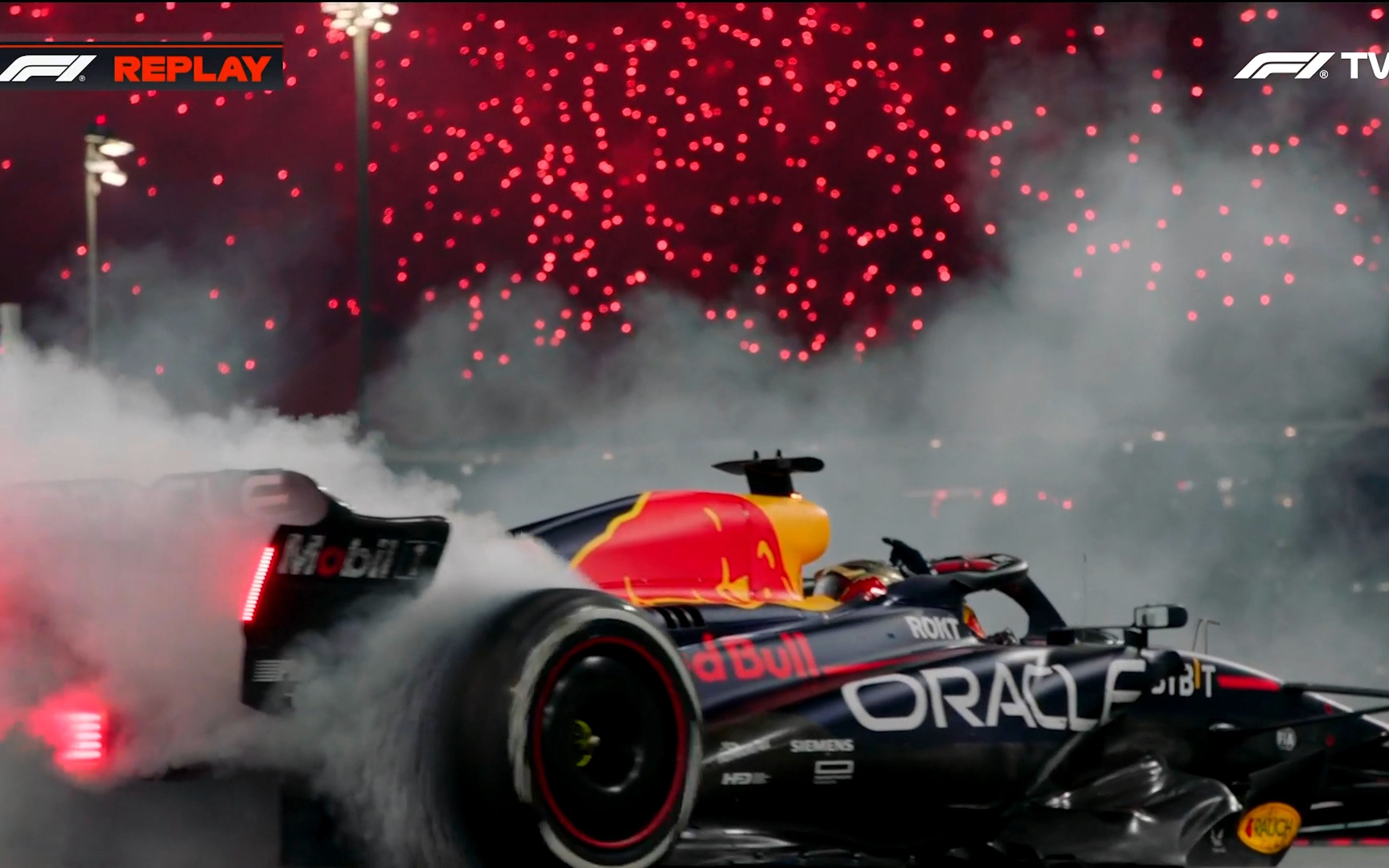 包含梅赛德斯鏖战红牛车队，维斯塔潘刷新纪录的词条