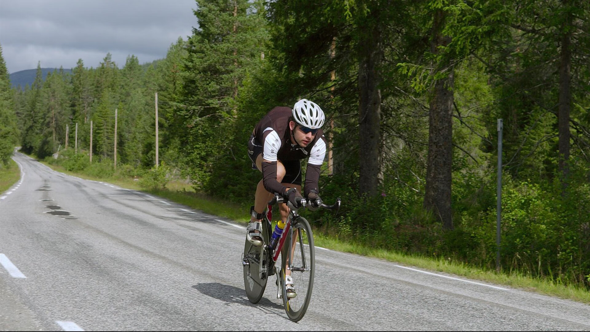 弗拉霍维奇统治全场，尤文横扫喀麦隆，一场战术与天赋的完美风暴